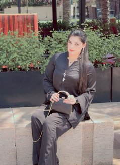 Ishani Delhite - puta in Abu Dhabi Photo 3 of 3