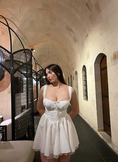 Ishani - escort in Chandigarh Photo 4 of 9