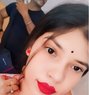 Ishani Singh - puta in Mumbai Photo 1 of 1
