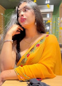 Ishika Independent Girl and Cam Show - escort in New Delhi Photo 1 of 1