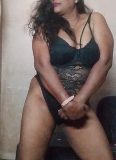 Ishika - escort in Mumbai Photo 3 of 5