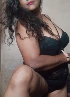 Ishika - escort in Mumbai Photo 4 of 5