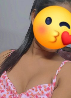 Ishika - adult performer in Noida Photo 2 of 3