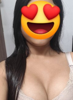 Ishika - adult performer in Noida Photo 3 of 3