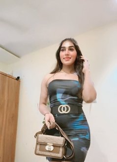 Ishika - Transsexual escort in Mumbai Photo 1 of 18