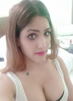Ishika - Transsexual escort in New Delhi Photo 4 of 23