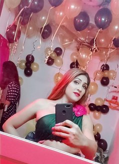 Ishika - Transsexual escort in New Delhi Photo 9 of 23
