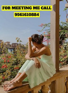 Ishika Kapoor - escort in Mumbai Photo 1 of 2