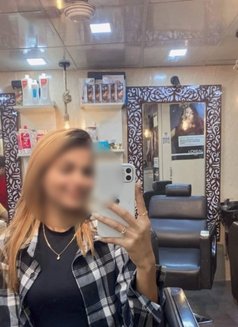 Ishika Kapoor - escort in Mumbai Photo 1 of 1