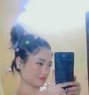 Ishika Sharma - puta in New Delhi Photo 1 of 2