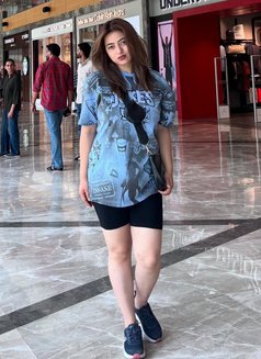 Ishika Vip Indian Model - puta in Dubai Photo 2 of 4