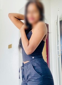 Ishini 21 yrs - escort in Colombo Photo 13 of 14