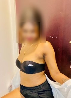 Ishini 21 yrs - escort in Colombo Photo 6 of 12