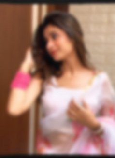 𝗜𝗦𝗛𝗜𝗧𝗔 𝗢𝗨𝗧𝗖𝗔𝗟𝗟𝗦 𝗛𝗢𝗧𝗘𝗟 - puta in Mumbai Photo 9 of 10