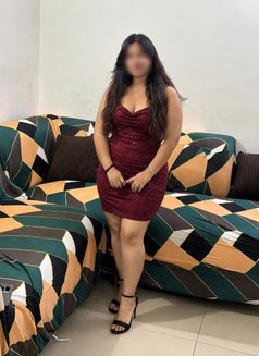 Ishita Chauhan - puta in Noida Photo 2 of 5
