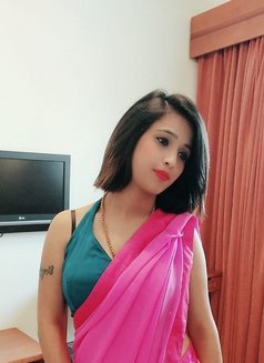 Ishita Indian Beauty - puta in Dubai Photo 2 of 5