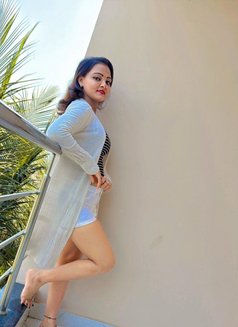 Ishita - puta in Kolkata Photo 4 of 6