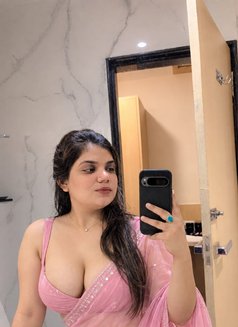 Ishita - puta in Mumbai Photo 1 of 9