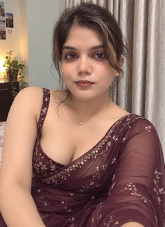 Ishita - puta in Mumbai Photo 8 of 9