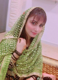 Ishita Indian Girl - escort in Abu Dhabi Photo 2 of 3