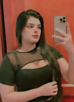 Ishita Malhotra Indian Model - escort in Dubai Photo 1 of 3