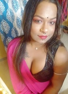 Ishita Roy - Transsexual escort in Kolkata Photo 1 of 14