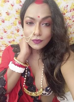 Ishita Roy - Acompañantes transexual in Kolkata Photo 9 of 9