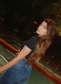 Ishita Tiwari - escort in Abu Dhabi Photo 4 of 7