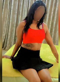 Ishu tank skin Teen girl - escort in Colombo Photo 9 of 15