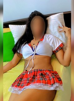 Ishu tank skin Teen girl - escort in Colombo Photo 11 of 15