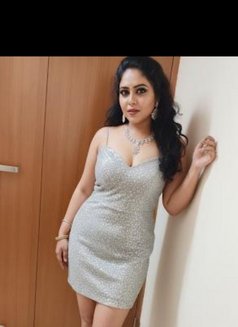 Ishu - escort in Hong Kong Photo 1 of 2