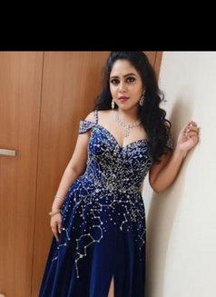 Ishu - escort in Hong Kong Photo 2 of 2