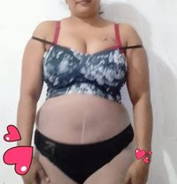 Ishu Jayawardhane. Meet .cam - escort in Colombo Photo 13 of 14
