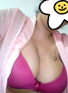 Ishu Jayawardhane. Meet .cam - puta in Colombo Photo 13 of 13