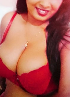 Ishu Jayawardhane. Meet .cam - escort in Colombo Photo 15 of 16