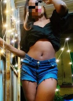 Ishu tank skin Teen girl - escort in Colombo Photo 3 of 6