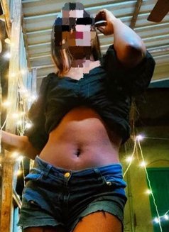Ishu tank skin Teen girl - escort in Colombo Photo 4 of 6