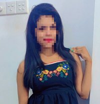 Ishu tank skin Teen girl - puta in Colombo