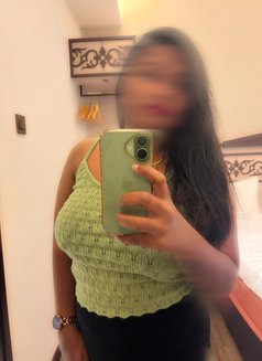 Aishu GFE independent Tamil Girl Dxb - escort in Dubai Photo 1 of 5