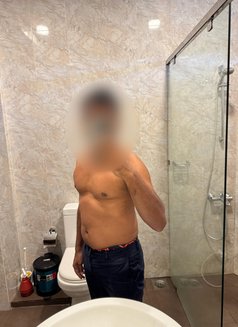 Isiah Max - Male escort in Colombo Photo 1 of 4