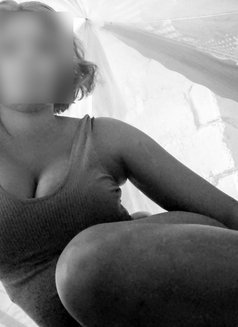 Isis - escort in Abidjan Photo 2 of 2