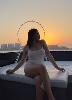 Sophia - puta in Dubai Photo 3 of 8
