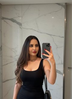 Israa - escort in Dubai Photo 2 of 8