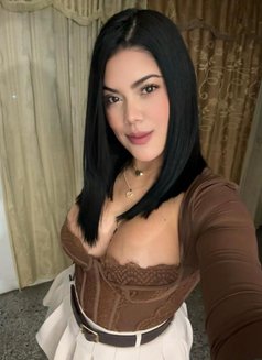 Issa - puta in Mumbai Photo 10 of 13