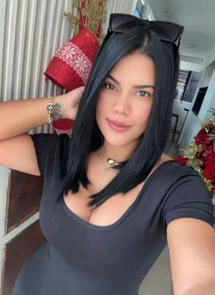 Issa - puta in Mumbai Photo 12 of 13