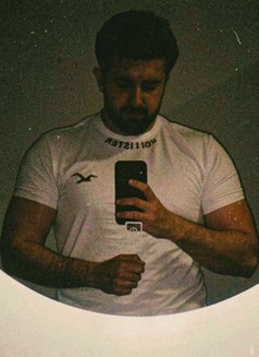 Adam top - Male escort in Riyadh Photo 2 of 4