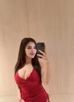 Isyana - puta in Jakarta Photo 7 of 15