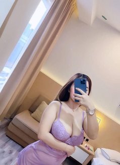 Isyana - puta in Jakarta Photo 12 of 15