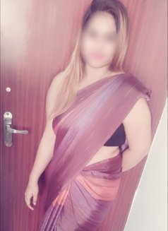 Independent girl for service cam & meet - escort in Hyderabad Photo 2 of 6
