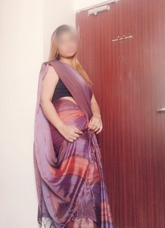 Independent girl for service cam & meet - escort in Hyderabad Photo 3 of 6